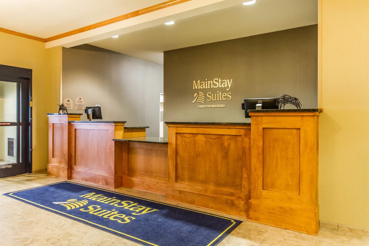 Mainstay Suites Stanley エクステリア 写真