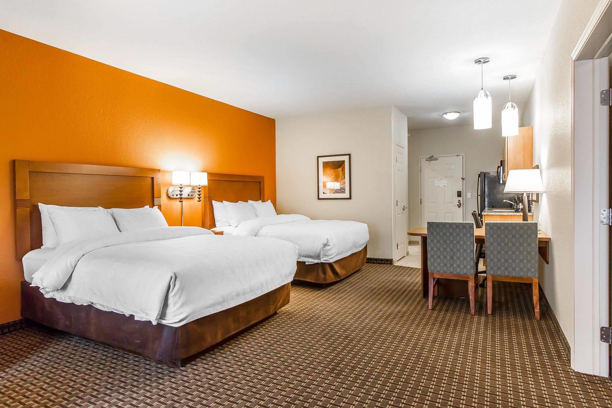Mainstay Suites Stanley エクステリア 写真