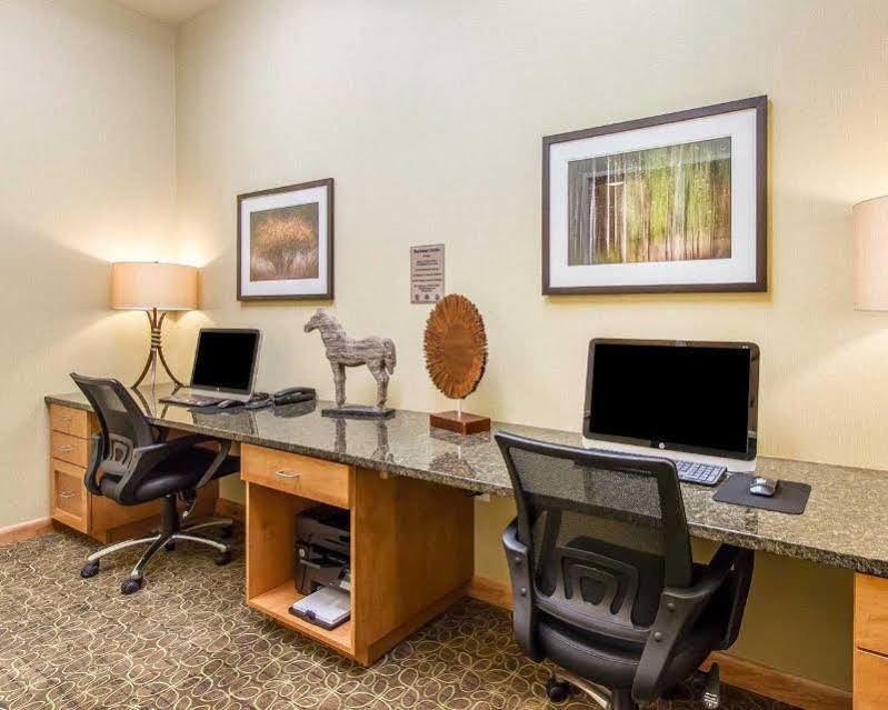 Mainstay Suites Stanley エクステリア 写真