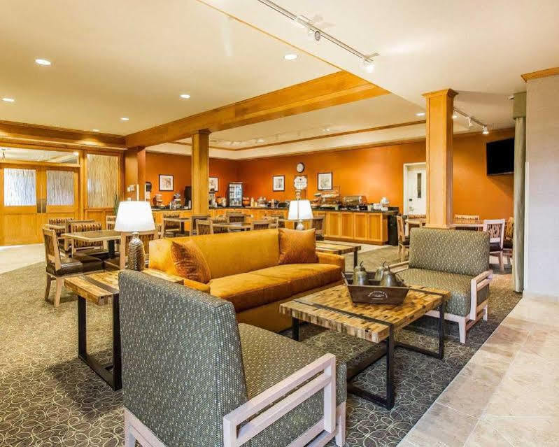 Mainstay Suites Stanley エクステリア 写真