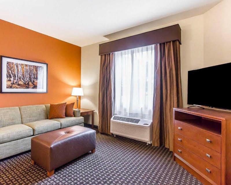 Mainstay Suites Stanley エクステリア 写真