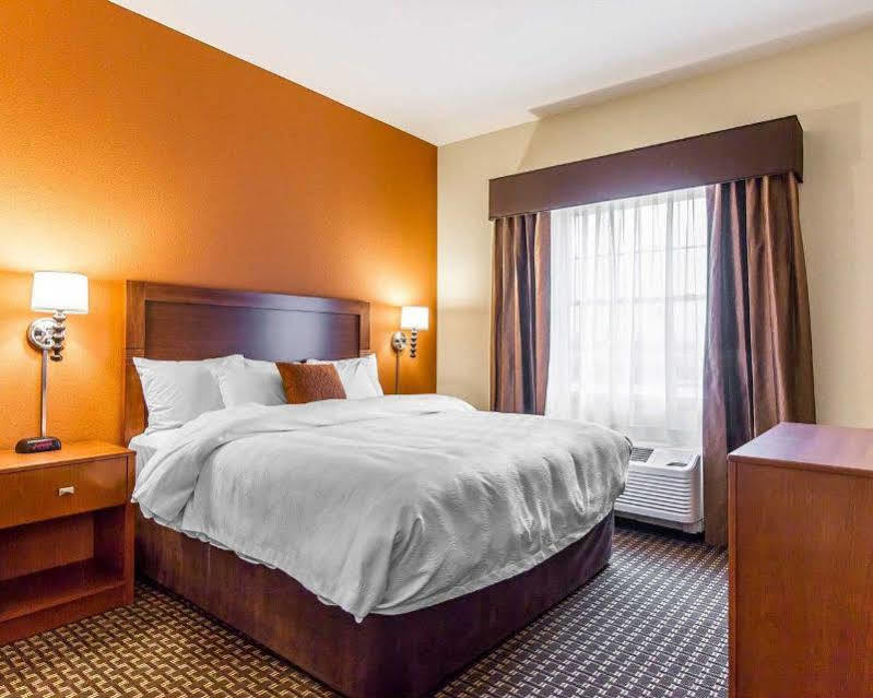 Mainstay Suites Stanley エクステリア 写真